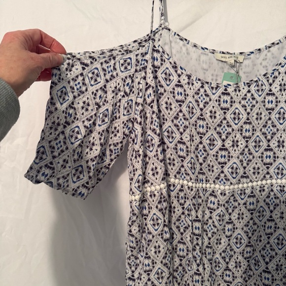 Skies Are Blue Stitch Fix Geometric Print Blouse with Lace Hem new with tags - Picture 3 of 8
